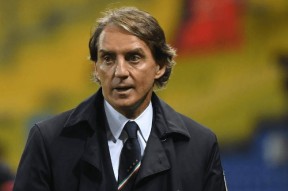 完美体育运营中心-关于罗马队士气低迷，主帅紧急调整阵容的信息