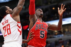 完美体育直播机构-包含熱火控卫屡破对手，成为队内得分王的词条