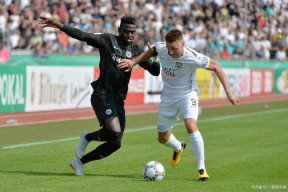 完美体育直播机构-包含KFC乌尔姆主场大胜，保持胜利势头的词条